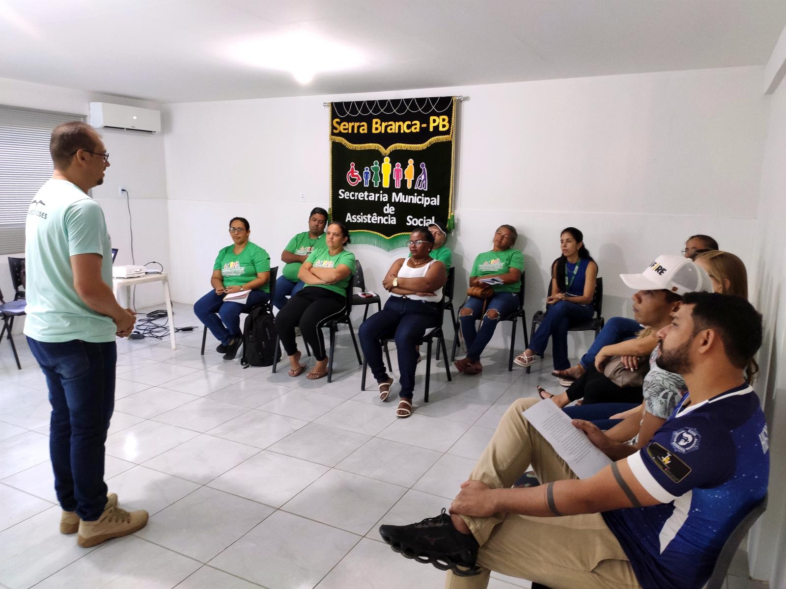 Secretaria de Assistência Social de Serra Branca promove capacitação para membros de programas vinculados 
